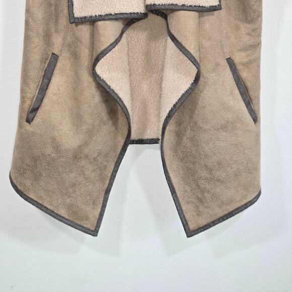 Jodifl Women's Vest. Size Large. Tan Color. - Picture 4 of 8